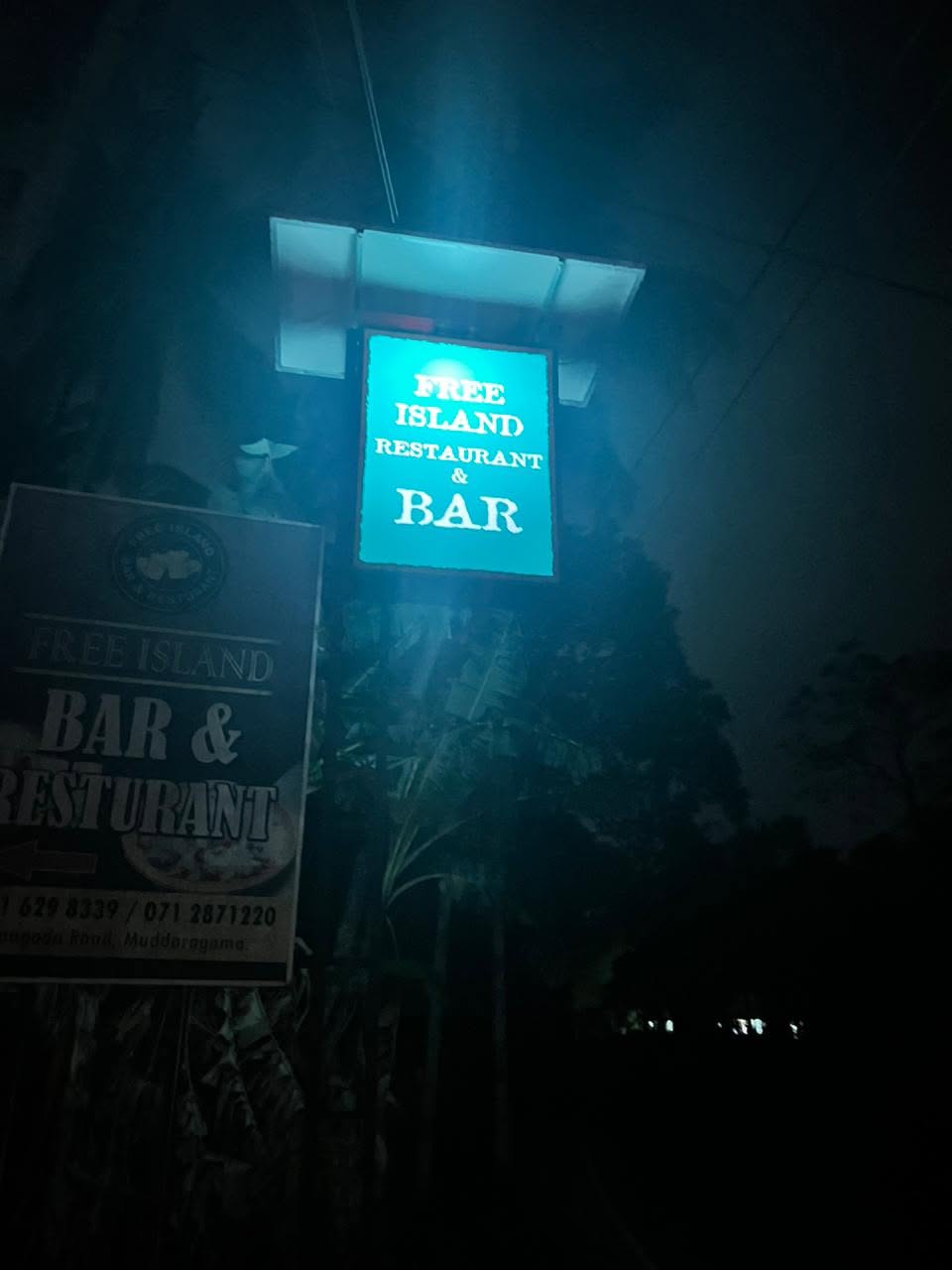 Night view of solar powered self-control sign board by Avrio Technologies